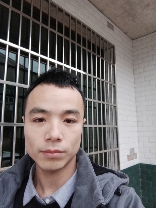 笑得那么开心的第三张照片--长沙蓝颜知己交友网